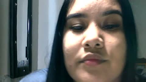 Snapshot of charlottequeen_21 chatting on June 25, 3:06 am charlottequeen_21 online show from June 25, 3:06 am