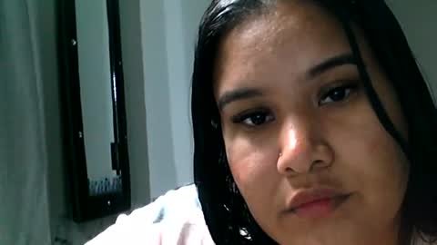 Snapshot of charlottequeen_21 chatting on June 29, 1:23 am charlottequeen_21 online show from June 29, 1:23 am