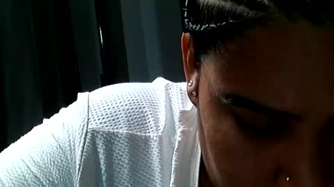 Snapshot of charlottequeen_21 chatting on July 17, 1:34 am charlottequeen_21 online show from July 17, 1:34 am