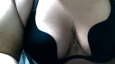 Snapshot of charlottequeen_21 chatting on July 22, 1:08 am charlottequeen_21 online show from July 22, 1:08 am
