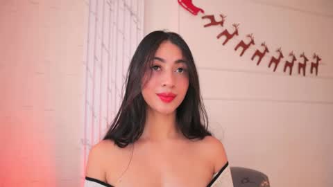 Snapshot of charlotterusso chatting on December 19, 12:45 pm Lauren Rus online show from December 19, 12:45 pm