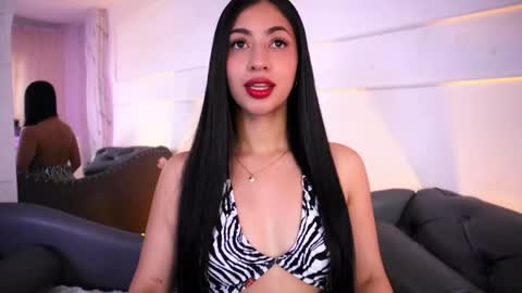Snapshot of charlotterusso chatting on May 18, 12:33 pm Lauren Rus online show from May 18, 12:33 pm