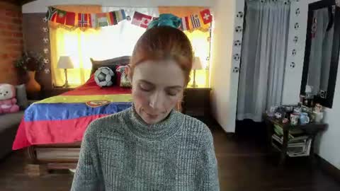 Snapshot of charlottewillson chatting on June 18, 5:50 pm Charlotte online show from June 18, 5:50 pm
