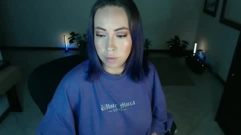 charlottezoe online show from July 5, 9:49 am