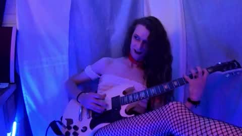 Snapshot of charlydestroyer chatting on November 3, 4:19 pm charly dest online show from November 3, 4:19 pm