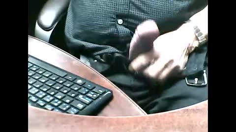 Snapshot of charmeur2672 chatting on December 1, 11:37 am charmeur2672 online show from December 1, 11:37 am