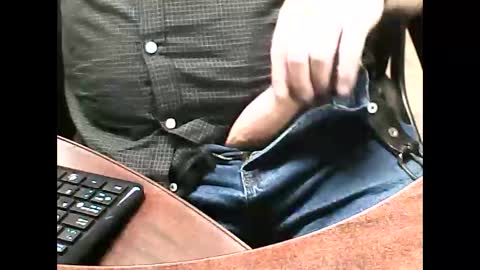 charmeur2672 online show from April 21, 9:37 am