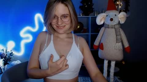 Michelle  online show from December 17, 6:35 am