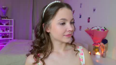 Snapshot of charming_bliss chatting on October 16, 3:46 pm Kaylee online show from October 16, 3:46 pm