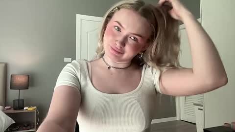 my fansly Charming daisy              My Wishlist  for new toys     online show from April 19, 2:22 am