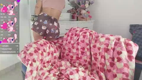 Snapshot of charming_hotcouple chatting on October 8, 6:38 pm Just Dani now online show from October 8, 6:38 pm