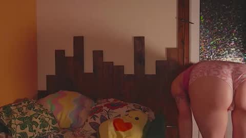 Snapshot of charming_lilly chatting on January 14, 8:25 pm Lissa online show from January 14, 8:25 pm