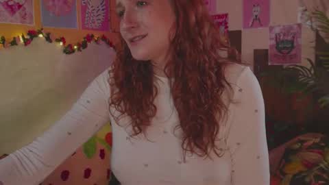 Snapshot of charming_lilly chatting on February 6, 9:45 am Lissa online show from February 6, 9:45 am