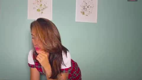 Mia online show from September 14, 4:39 pm