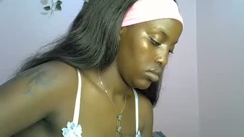 Snapshot of charmingdime chatting on March 10, 3:11 am charmingdime online show from March 10, 3:11 am