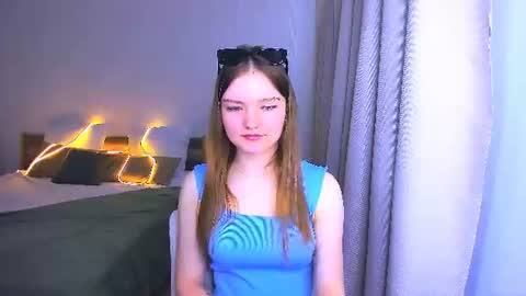 Snapshot of charminglookeva chatting on June 18, 4:13 am Im Eva online show from June 18, 4:13 am
