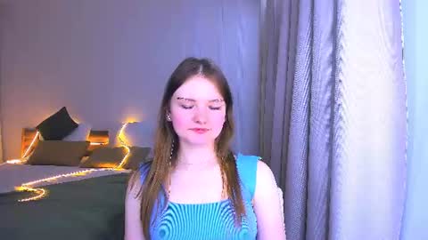 Snapshot of charminglookeva chatting on June 18, 9:14 am Im Eva online show from June 18, 9:14 am