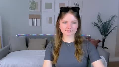 Snapshot of charminglookeva chatting on June 20, 11:13 am Im Eva online show from June 20, 11:13 am