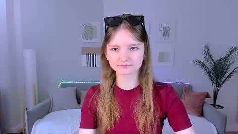 Snapshot of charminglookeva chatting on June 21, 11:13 am Im Eva online show from June 21, 11:13 am