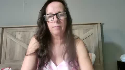 Snapshot of charmingpeachgoddess chatting on December 31, 5:22 am Charming Peach Goddess online show from December 31, 5:22 am