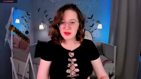 Snapshot of charmygrace chatting on October 30, 11:22 am Grace online show from October 30, 11:22 am