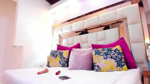 Charol  online show from February 8, 1:47 pm