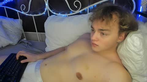 Snapshot of chase_muscular chatting on March 3, 7:58 am Chase online show from March 3, 7:58 am