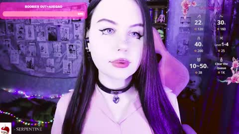 Mia online show from March 10, 5:07 pm