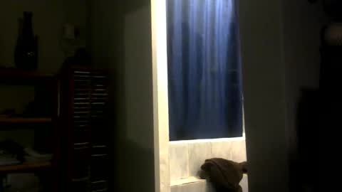 Snapshot of chaturbatordeluxe chatting on May 26, 3:35 am chaturbatordeluxe online show from May 26, 3:35 am