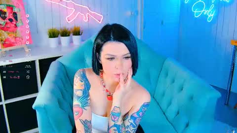 Snapshot of chaturkaterina chatting on February 9, 11:09 pm Miss Harmony online show from February 9, 11:09 pm