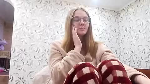 Snapshot of chauknispel chatting on May 31, 10:22 pm Olivia online show from May 31, 10:22 pm