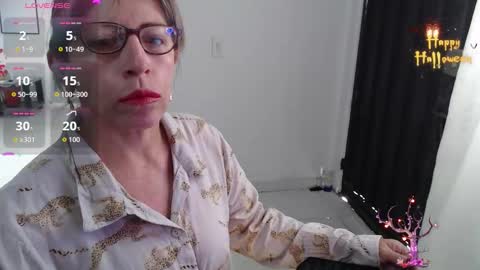 CHAYLA VICTORIA RUIZ  online show from November 18, 12:53 pm