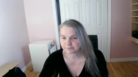 chealsiek online show from April 3, 4:05 pm