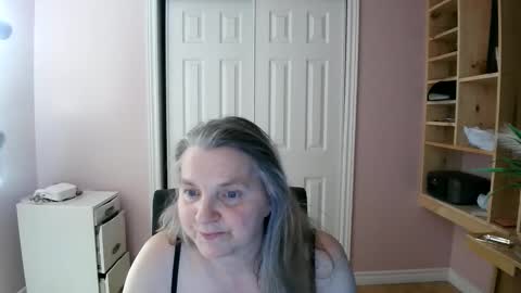 chealsiek online show from April 12, 3:00 am