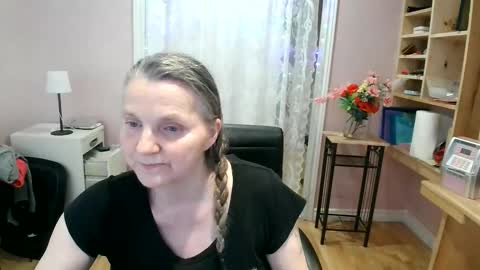 chealsiek online show from May 16, 1:57 am