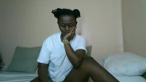 cheeky_charms online show from March 18, 6:05 am