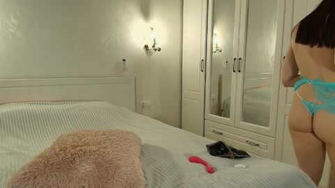 Amelia online show from March 30, 5:30 am