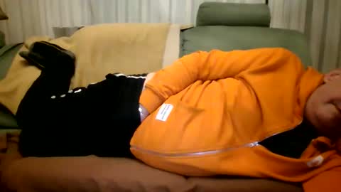 Snapshot of cheesy4444 chatting on February 18, 12:17 am Tom online show from February 18, 12:17 am