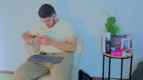   online show from March 10, 4:06 am