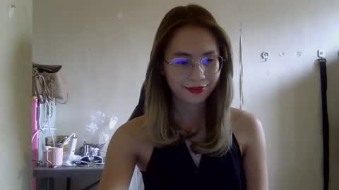 Snapshot of chelly4u69 chatting on September 23, 4:26 am chelly4u69 online show from September 23, 4:26 am