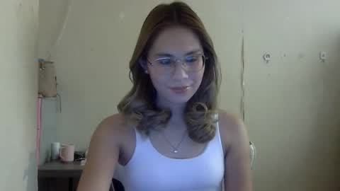 chelly4u69 online show from October 27, 3:32 am