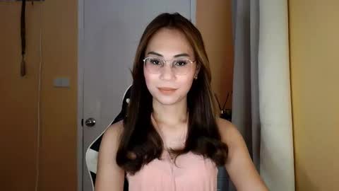 chelly4u69 online show from February 24, 2:09 am