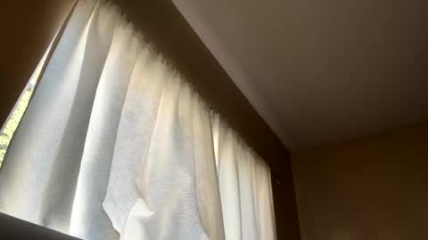 Snapshot of chellybear101 chatting on December 4, 12:08 am chellybear101 online show from December 4, 12:08 am