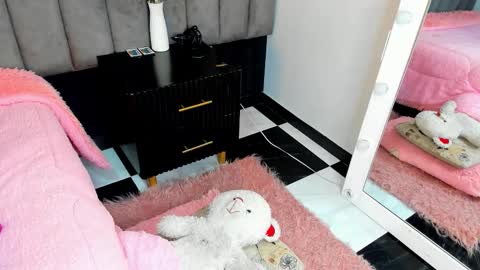 chelsea_bolton_ online show from November 24, 1:00 pm