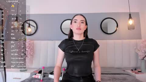 chelsea_bolton_ online show from March 1, 1:02 pm