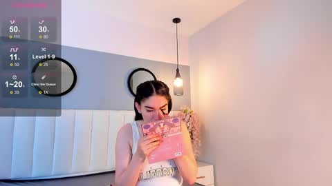 chelsea_bolton_ online show from April 5, 12:35 pm