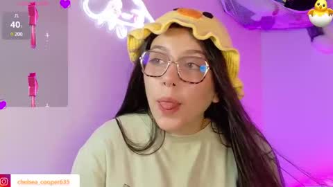 Snapshot of chelsea_coo chatting on February 4, 6:36 am Chelsea online show from February 4, 6:36 am