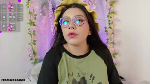 Snapshot of chelsea_coo chatting on October 3, 9:01 pm Chelsea online show from October 3, 9:01 pm