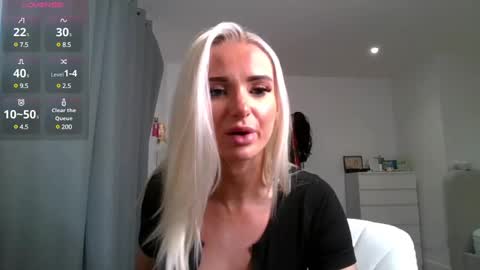 Snapshot of chelseablondeuk chatting on December 21, 1:47 am ChelseaBlonde online show from December 21, 1:47 am