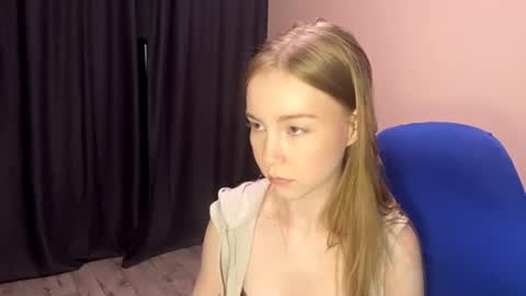 Snapshot of chelsieliebler chatting on June 20, 2:20 pm Sofi online show from June 20, 2:20 pm